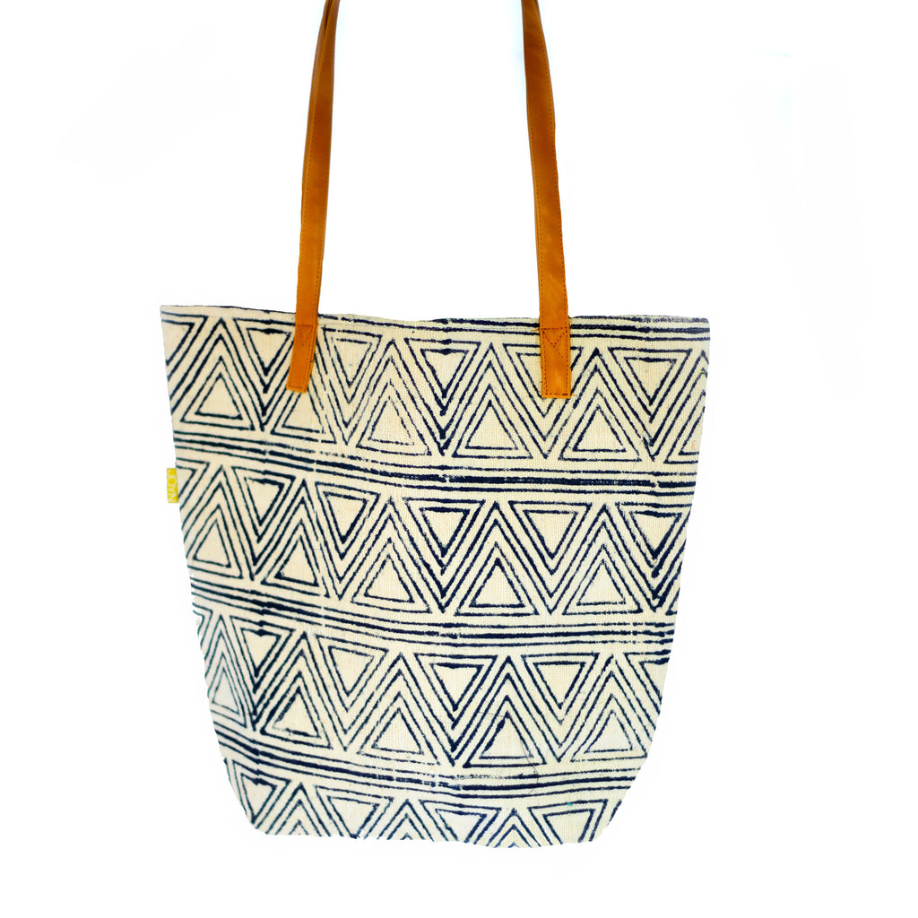 NL140504 Bucket Tote-Navy Triangles