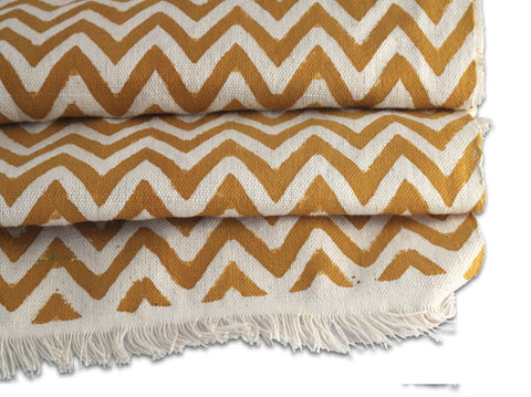 141617 Table Runner - Mustard Chevron